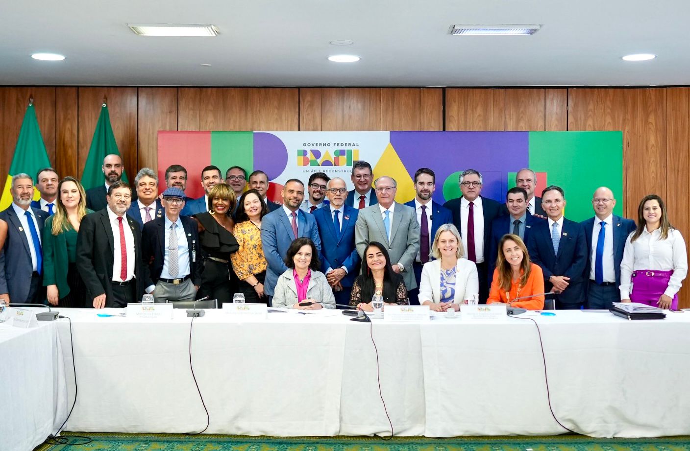 Presidente do Codesul, Eduardo Leite, participa de reunião do Conselho da Federação